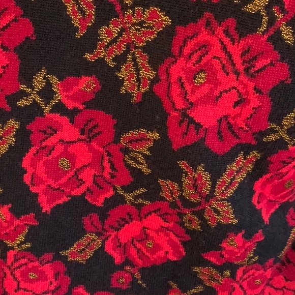 Kenzie Studio cropped cardigan. - Picture 3 of 7